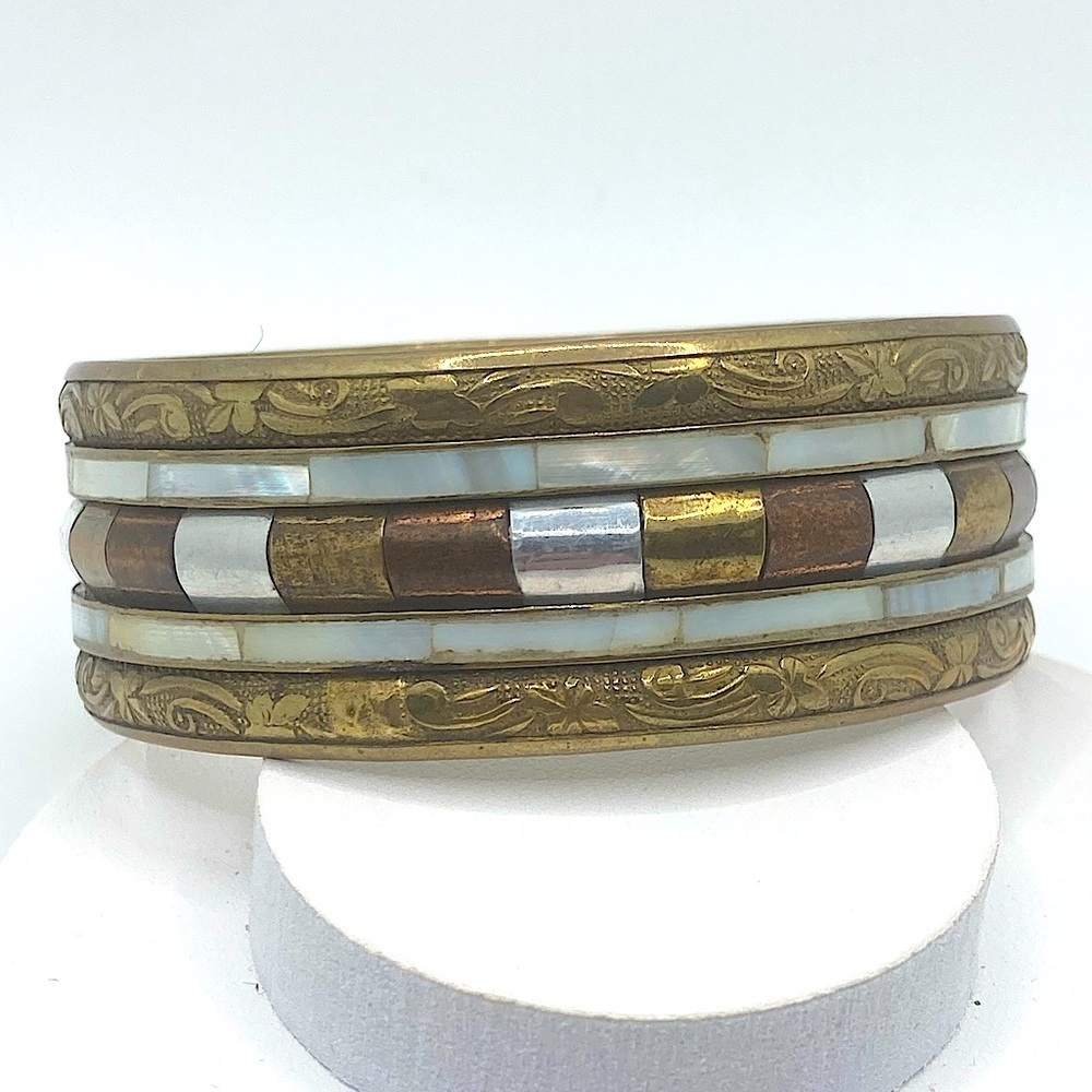 Vtg MOP Mother Of Pearl Inlay Brass Copper Wide Bangle Bracelet 8” C / 2.6” D